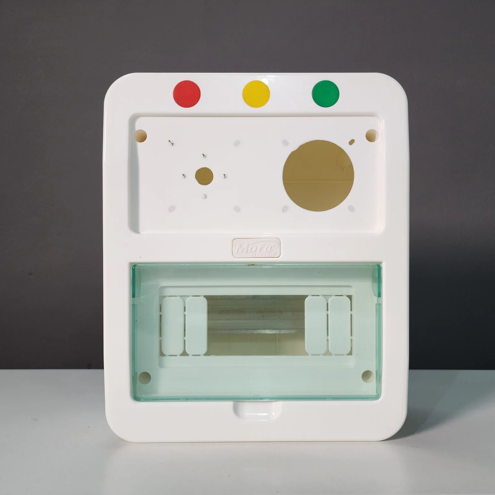 MORA 8-Way Solar Distribution Box with Changeover & Voltmeter — photo 2
